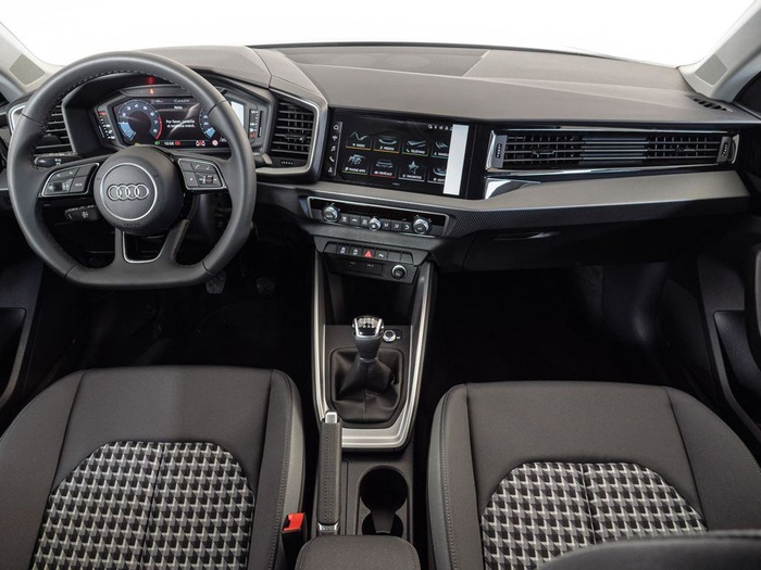 Renting Audi A1 allstreet Adrenalin 30 TFSI 85 kW (116 CV) Ocasión