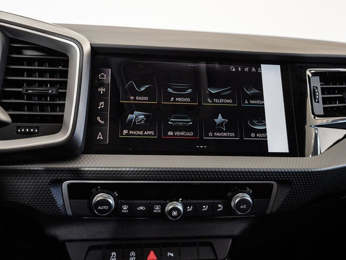 Renting Audi A1 allstreet Adrenalin 30 TFSI 85 kW (116 CV) Ocasión