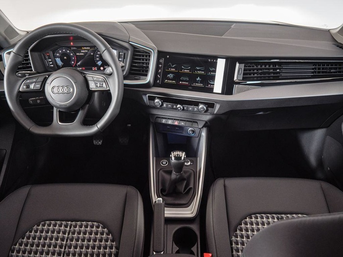 Renting Audi A1 allstreet Adrenalin Black 30 TFSI 85 kW (116 CV) Ocasión