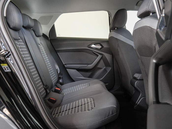 Renting Audi A1 allstreet Adrenalin Black 30 TFSI 85 kW (116 CV) Ocasión