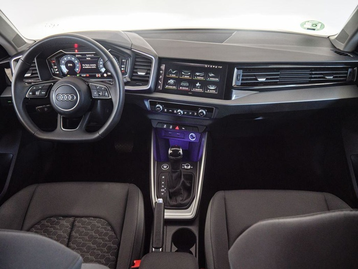 Renting Audi A1 Sportback Adrenalin Black edition 30 TFSI 85 kW (116 CV) S tronic Ocasión 1