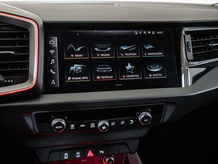 Renting Audi A1 Sportback Adrenalin Black edition 30 TFSI 85 kW (116 CV) S tronic Ocasión 2