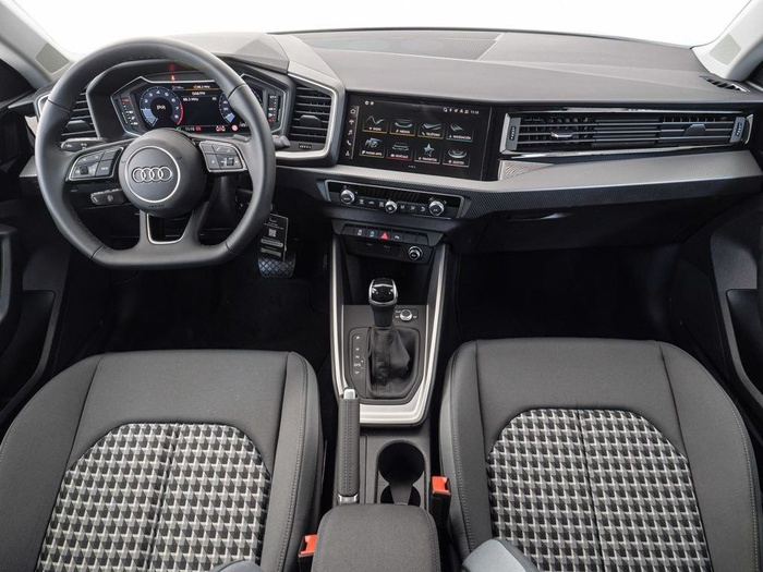 Renting Audi A1 Sportback Adrenalin edition 30 TFSI 85 kW (116 CV) S tronic Ocasión 1