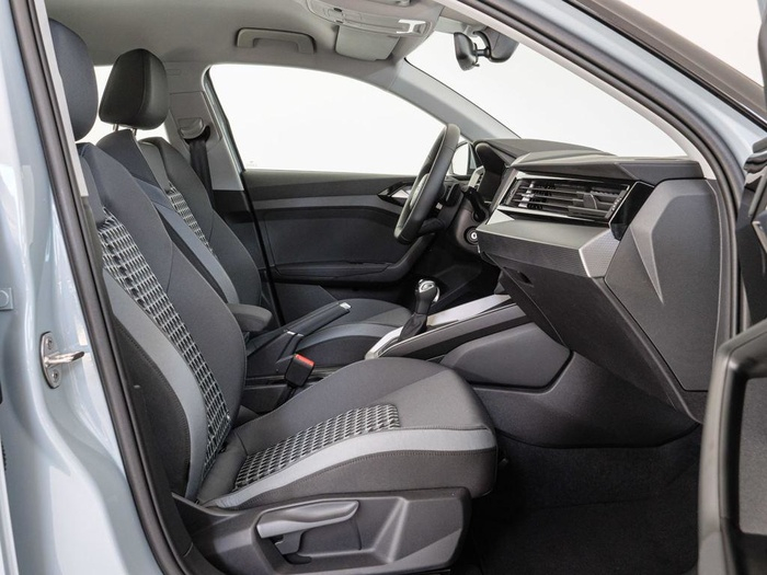 Renting Audi A1 Sportback Adrenalin edition 30 TFSI 85 kW (116 CV) S tronic Ocasión 1