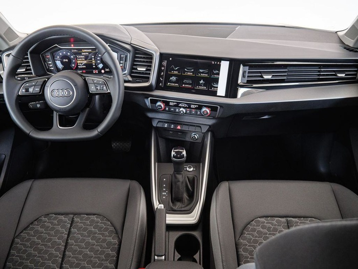 Renting Audi A1 Sportback Adrenalin edition 30 TFSI 85 kW (116 CV) S tronic Ocasión 2