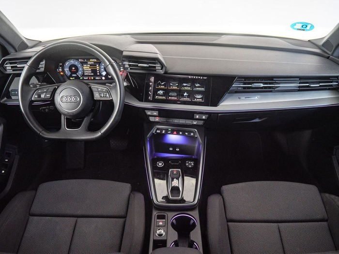 Renting Audi A3 allstreet TFSIe Advanced 40 TFSI e 150 kW (204 CV) S tronic Ocasión