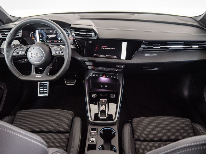 Renting Audi A3 allstreet TFSIe Genuine 150 kW (204 CV) S tronic Ocasión