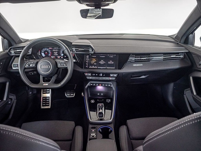 Renting Audi A3 Sportback S line 35 TFSI 110 kW (150 CV) S tronic Ocasión 3