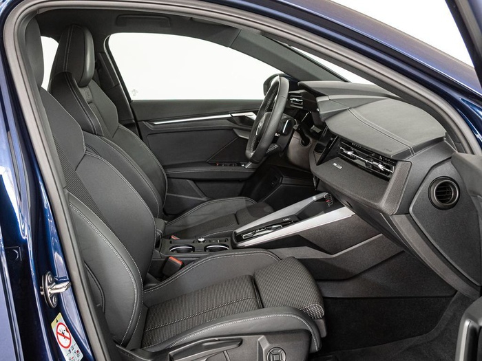 Renting Audi A3 Sportback S line 35 TFSI 110 kW (150 CV) S tronic Ocasión 3
