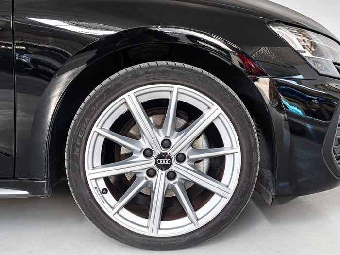 Renting Audi A3 Sportback S line 35 TFSI 110 kW (150 CV) S tronic Ocasión 5