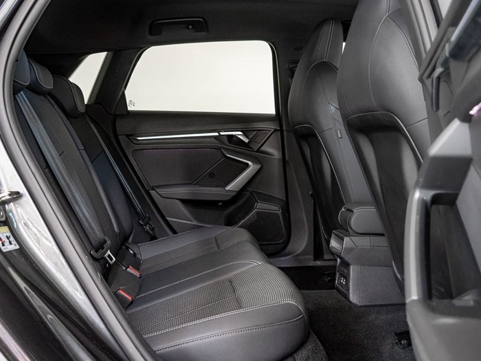 Renting Audi A3 Sportback S line 35 TFSI 110 kW (150 CV) S tronic Ocasión 6