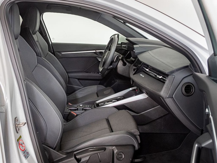 Renting Audi A3 Sportback S line TDI 110 kW (150 CV) S tronic Ocasión