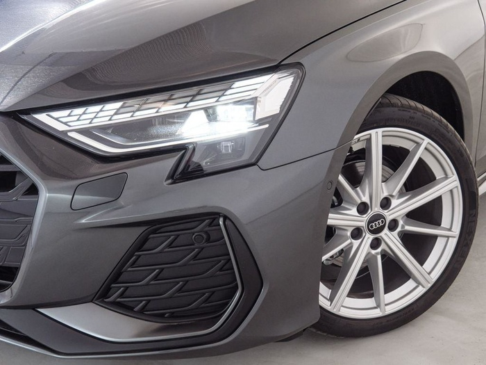 Renting Audi A3 Sportback S line TDI 110 kW (150 CV) S tronic Ocasión 4
