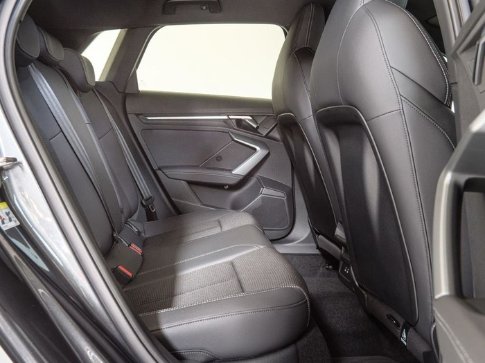 Renting Audi A3 Sportback S line TDI 110 kW (150 CV) S tronic Ocasión 4