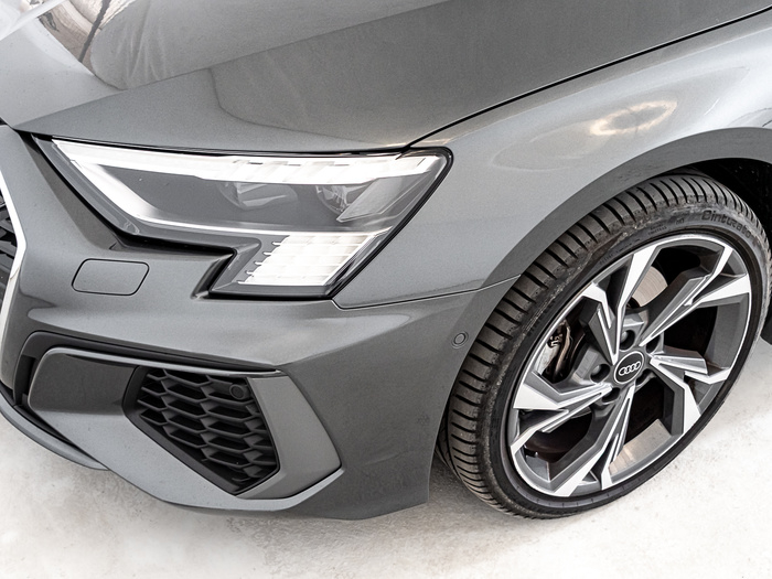 Renting Audi A3 Sportback TFSIe Genuine edition 40 TFSI e 150 kW (204 CV) S tronic Ocasión