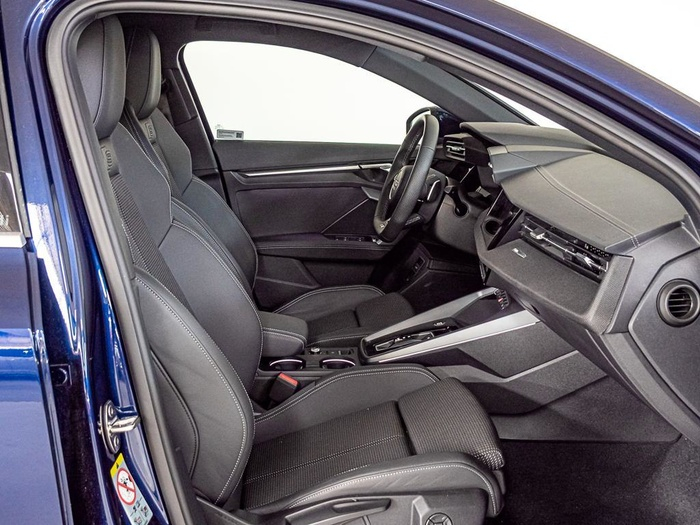 Renting Audi A3 Sportback TFSIe S line 40 150 kW (204 CV) S tronic Ocasión