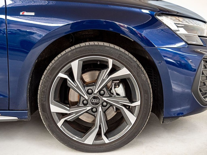 Renting Audi A3 Sportback TFSIe S line 40 150 kW (204 CV) S tronic Ocasión
