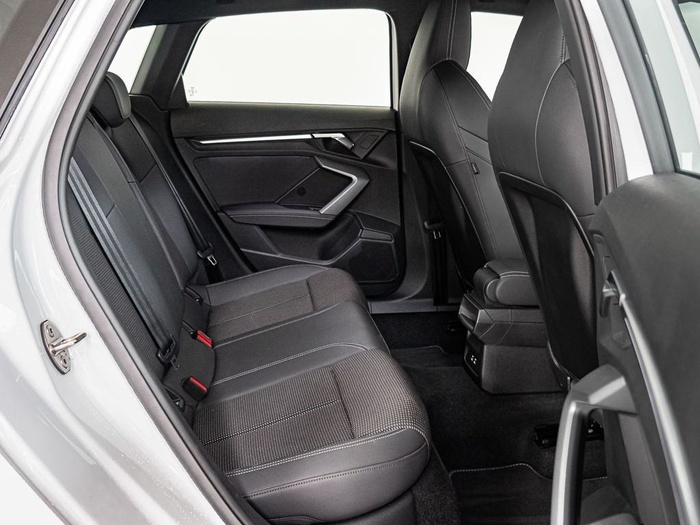 Renting Audi A3 Sportback TFSIe S line 40 150 kW (204 CV) S tronic Ocasión 1