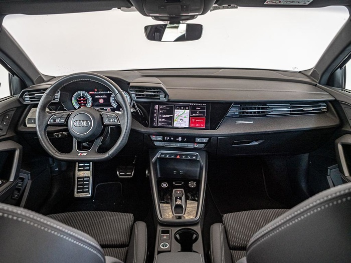 Renting Audi A3 Sportback TFSIe S line 40 150 kW (204 CV) S tronic Ocasión 2