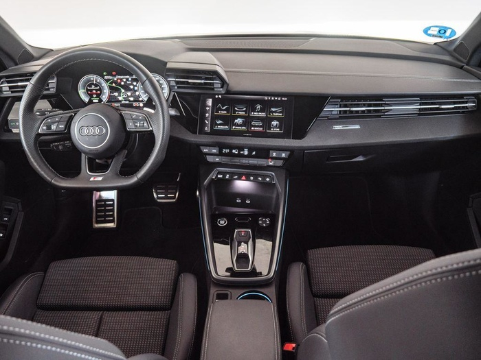 Renting Audi A3 Sportback TFSIe S line 40 150 kW (204 CV) S tronic Ocasión 4