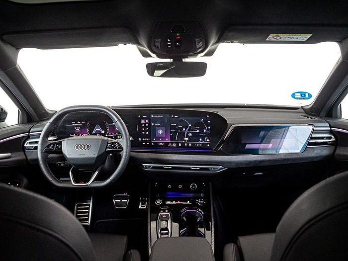 Renting Audi A5 Avant e-hybrid Black Line quattro 220 kW (299 CV) Ocasión