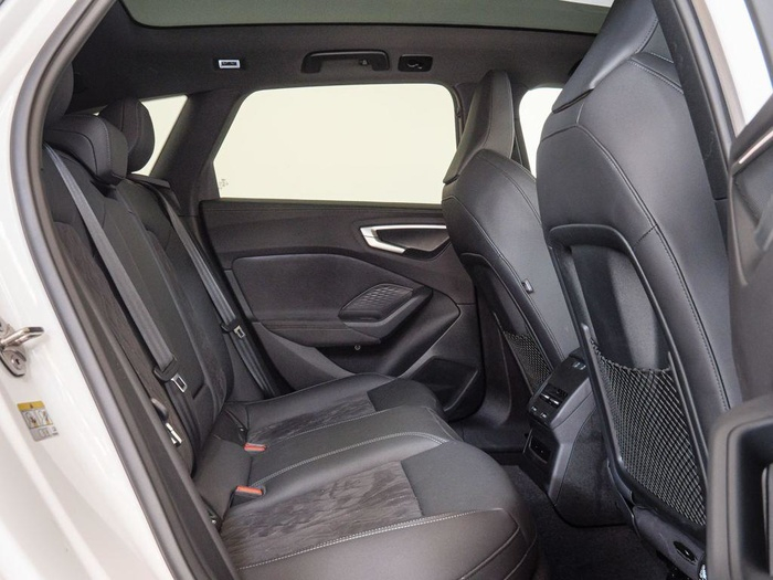 Renting Audi A5 Avant TFSI Black Line 150 kW (204 CV) S tronic Ocasión
