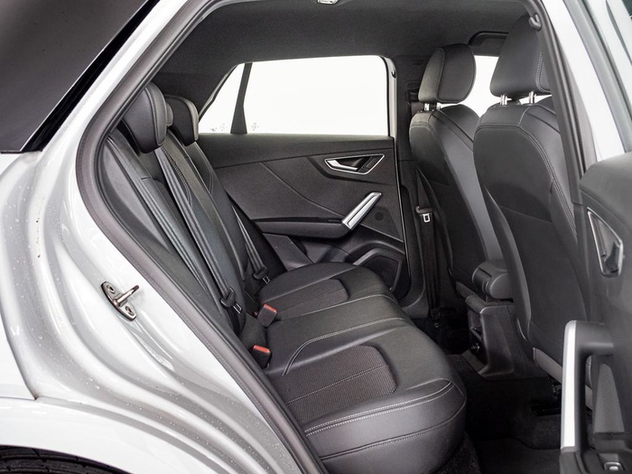 Renting Audi Q2 Adrenalin 35 TDI 110 kW (150 CV) S tronic Ocasión