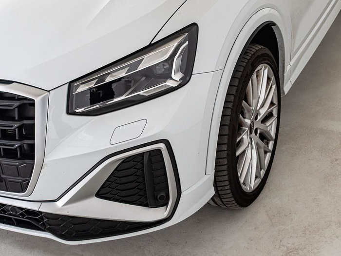 Renting Audi Q2 Adrenalin 35 TDI 110 kW (150 CV) S tronic Ocasión