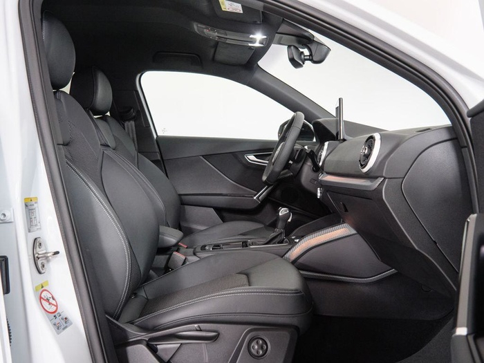 Renting Audi Q2 Adrenalin Black Edition 35 TDI 110 kW (150 CV) S tronic Ocasión 1