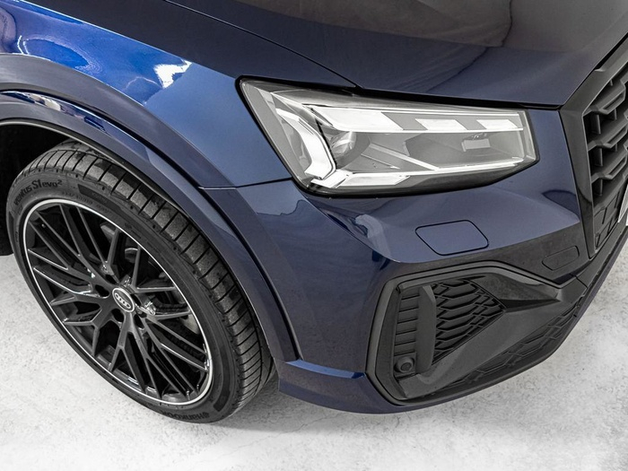 Renting Audi Q2 Adrenalin Black Edition 35 TFSI 110 kW (150 CV) S tronic Ocasión 2