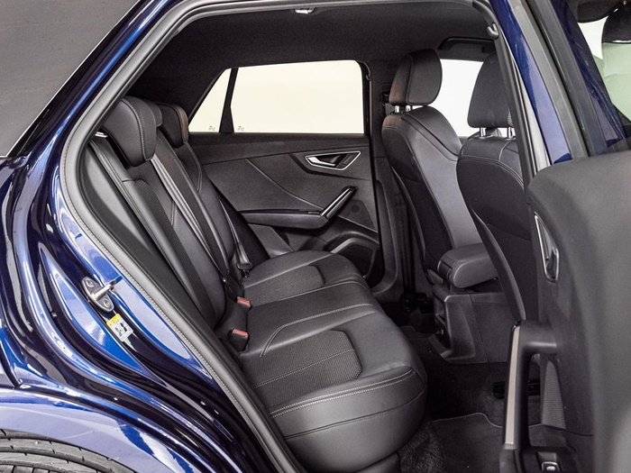 Renting Audi Q2 Adrenalin Black Edition 35 TFSI 110 kW (150 CV) S tronic Ocasión 2