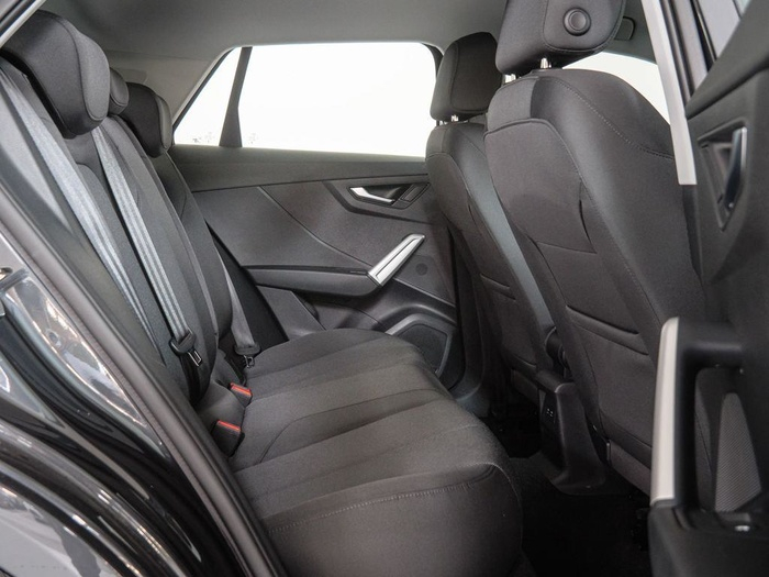 Renting Audi Q2 Advanced 35 TFSI 110 kW (150 CV) S tronic Ocasión