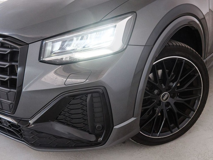 Renting Audi Q2 Black line 35 TFSI 110 kW (150 CV) S tronic Ocasión