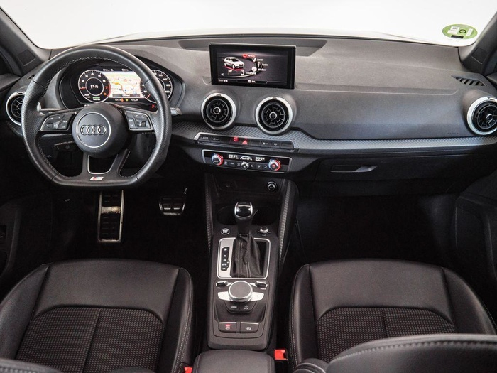 Renting Audi Q2 Black line 35 TFSI 110 kW (150 CV) S tronic Ocasión