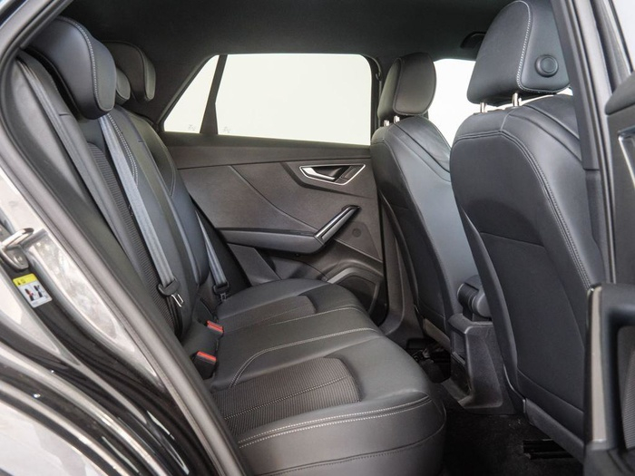 Renting Audi Q2 Black line 35 TFSI 110 kW (150 CV) S tronic Ocasión