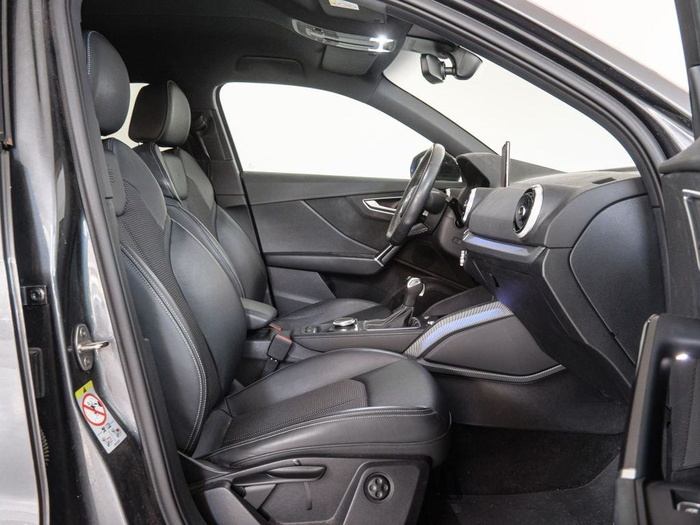Renting Audi Q2 Black line 35 TFSI 110 kW (150 CV) S tronic Ocasión