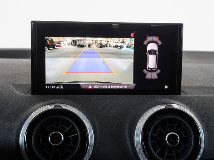 Renting Audi Q2 Black line 35 TFSI 110 kW (150 CV) S tronic Ocasión