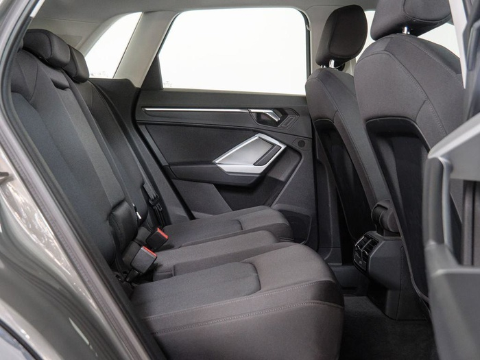 Renting Audi Q3 Advanced 40 TFSI quattro 140 kW (190 CV) S tronic Ocasión