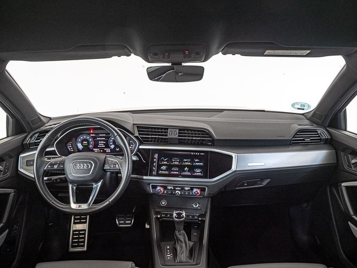 Renting Audi Q3 Black line 40 TFSI quattro 140 kW (190 CV) S tronic Ocasión