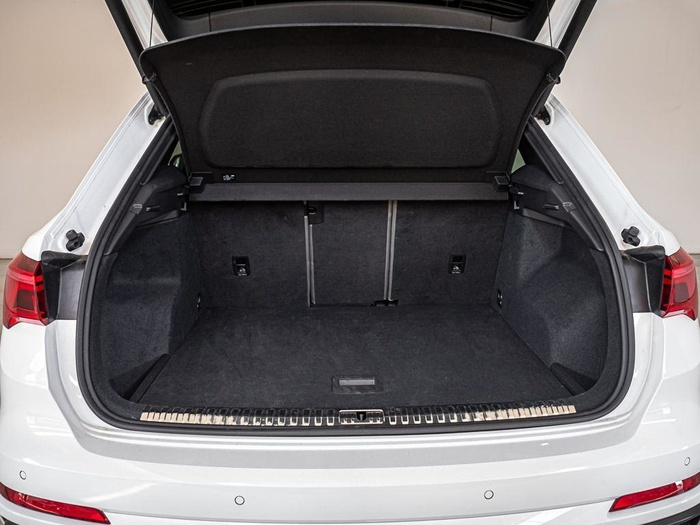 Renting Audi Q3 Black line 40 TFSI quattro 140 kW (190 CV) S tronic Ocasión