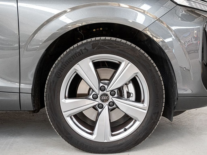 Renting Audi Q3 Black line TDI 110 kW (150 CV) S tronic Ocasión