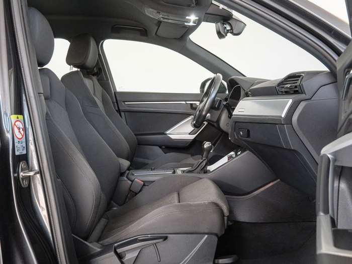 Renting Audi Q3 S line 35 TFSI 110 kW (150 CV) S tronic Ocasión