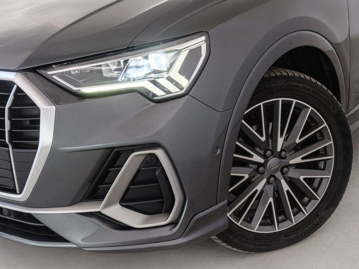 Renting Audi Q3 S line 35 TFSI 110 kW (150 CV) S tronic Ocasión