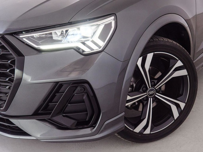 Renting Audi Q3 Sportback Black line 35 TDI 110 kW (150 CV) S tronic Ocasión 1