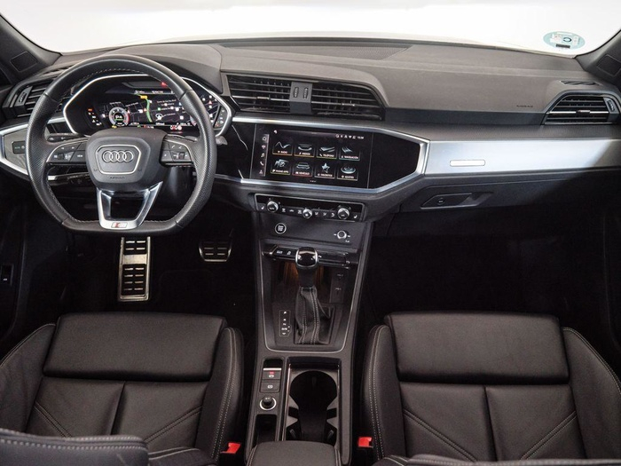 Renting Audi Q3 Sportback Black line 35 TDI 110 kW (150 CV) S tronic Ocasión 1