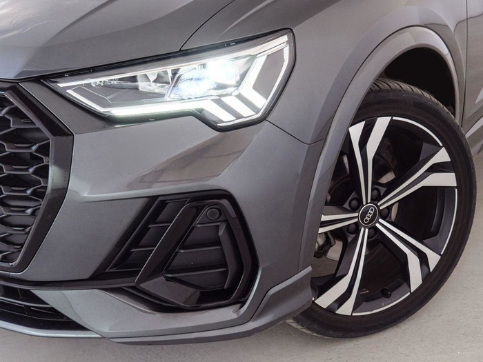 Renting Audi Q3 Sportback Black line 35 TDI 110 kW (150 CV) S tronic Ocasión 3