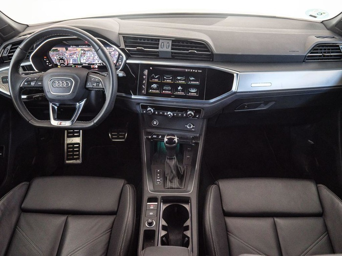 Renting Audi Q3 Sportback Black line 35 TDI 110 kW (150 CV) S tronic Ocasión 3