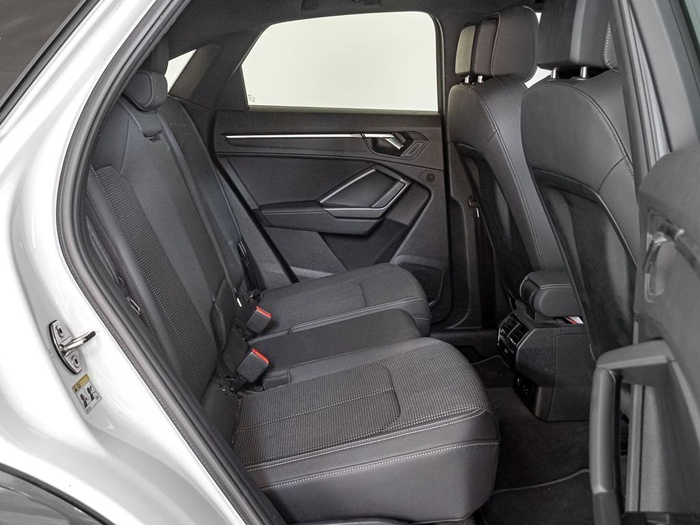 Renting Audi Q3 Sportback Black line 40 TDI quattro 147 kW (200 CV) S tronic Ocasión
