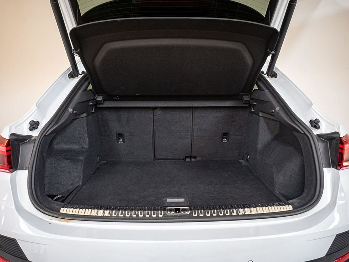 Renting Audi Q3 Sportback Black line 40 TDI quattro 147 kW (200 CV) S tronic Ocasión