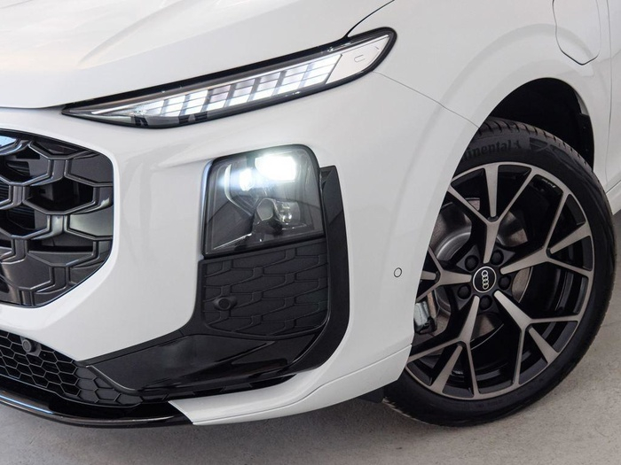 Renting Audi Q3 Sportback e-hybrid Black Line 200 kW (272 CV) S tronic Ocasión